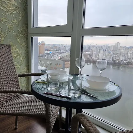 Apartment метро харківська