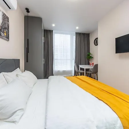 метро харківська Apartment